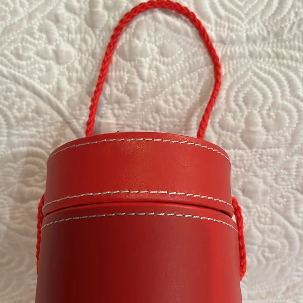 Pooch & Sweetheart red wine‎ bottle carrier